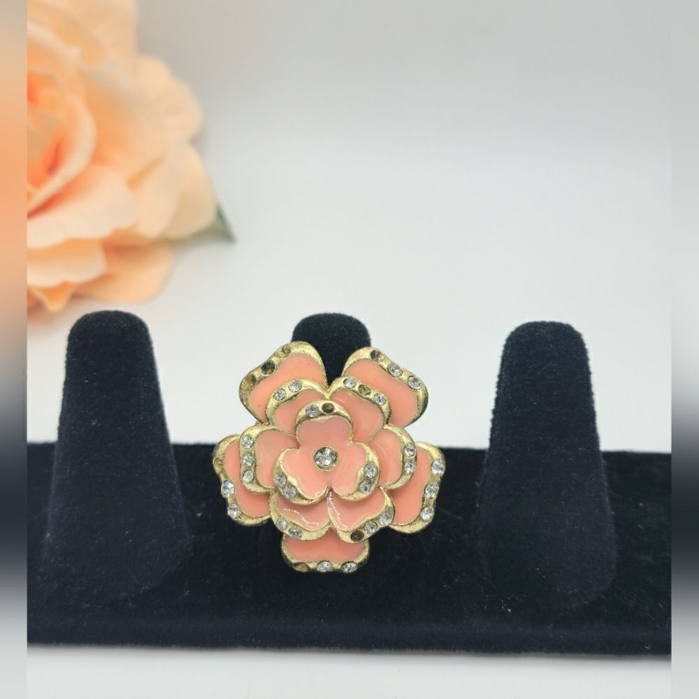 Vintage gold pink enamel rhinestone flower statement stretch ring